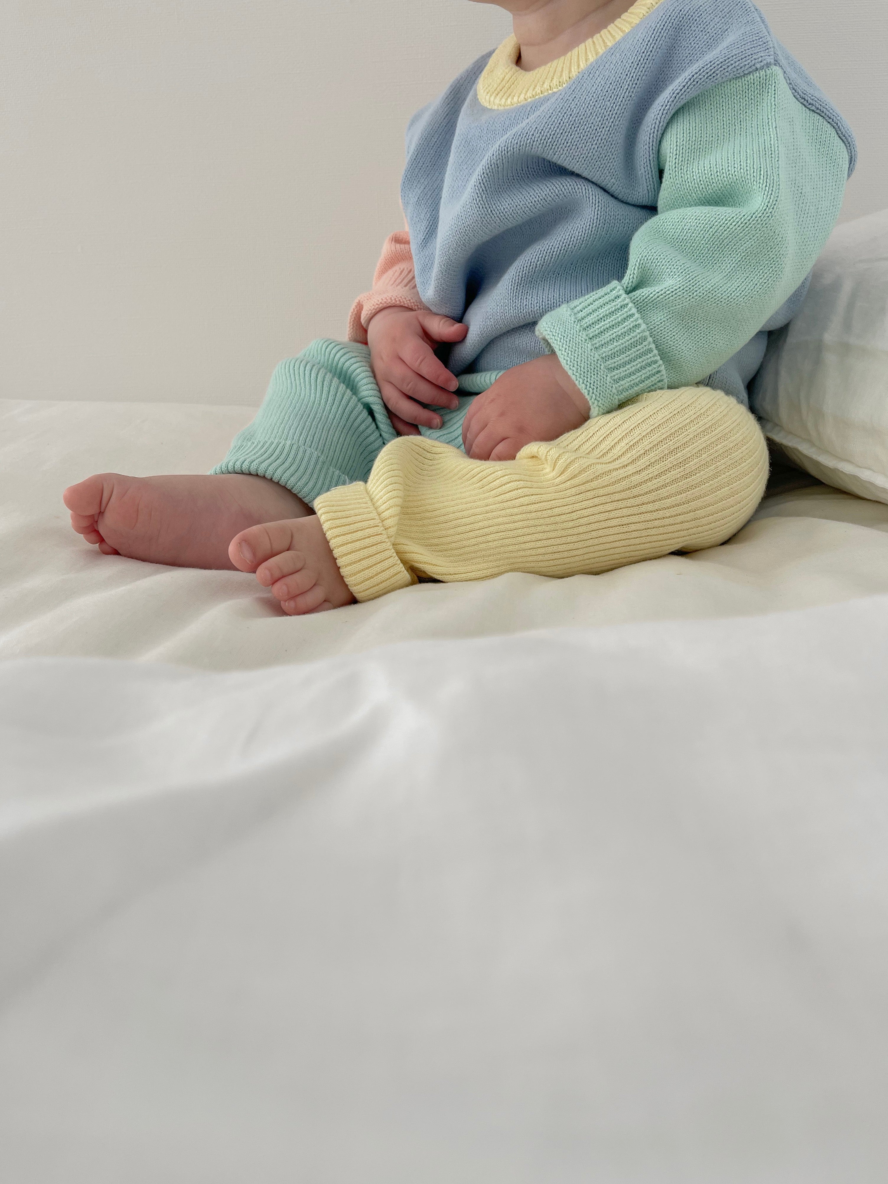 Knit Pullover and Matching Knit Pants Set - Pastel Colourblock